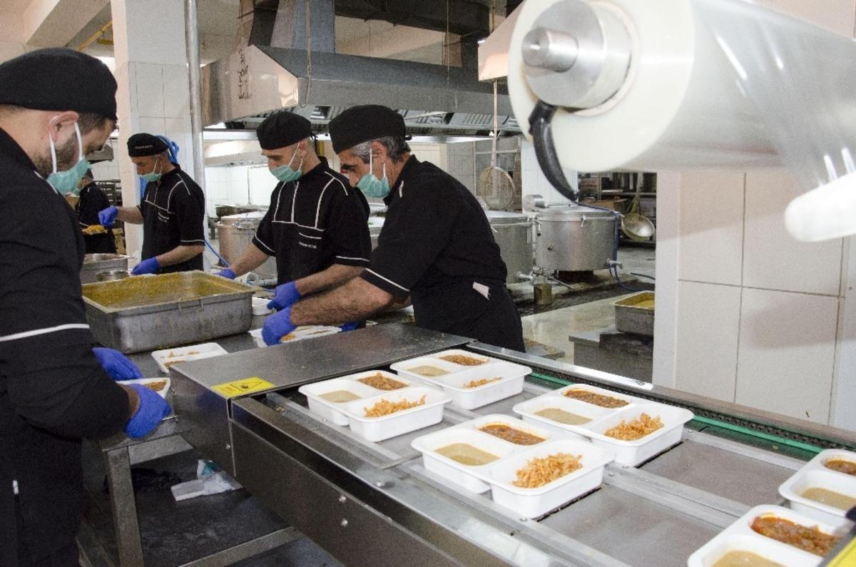 B&uuml;y&uuml;kşehir Belediyesi, iftar yemeğini evlere ulaştırıyor