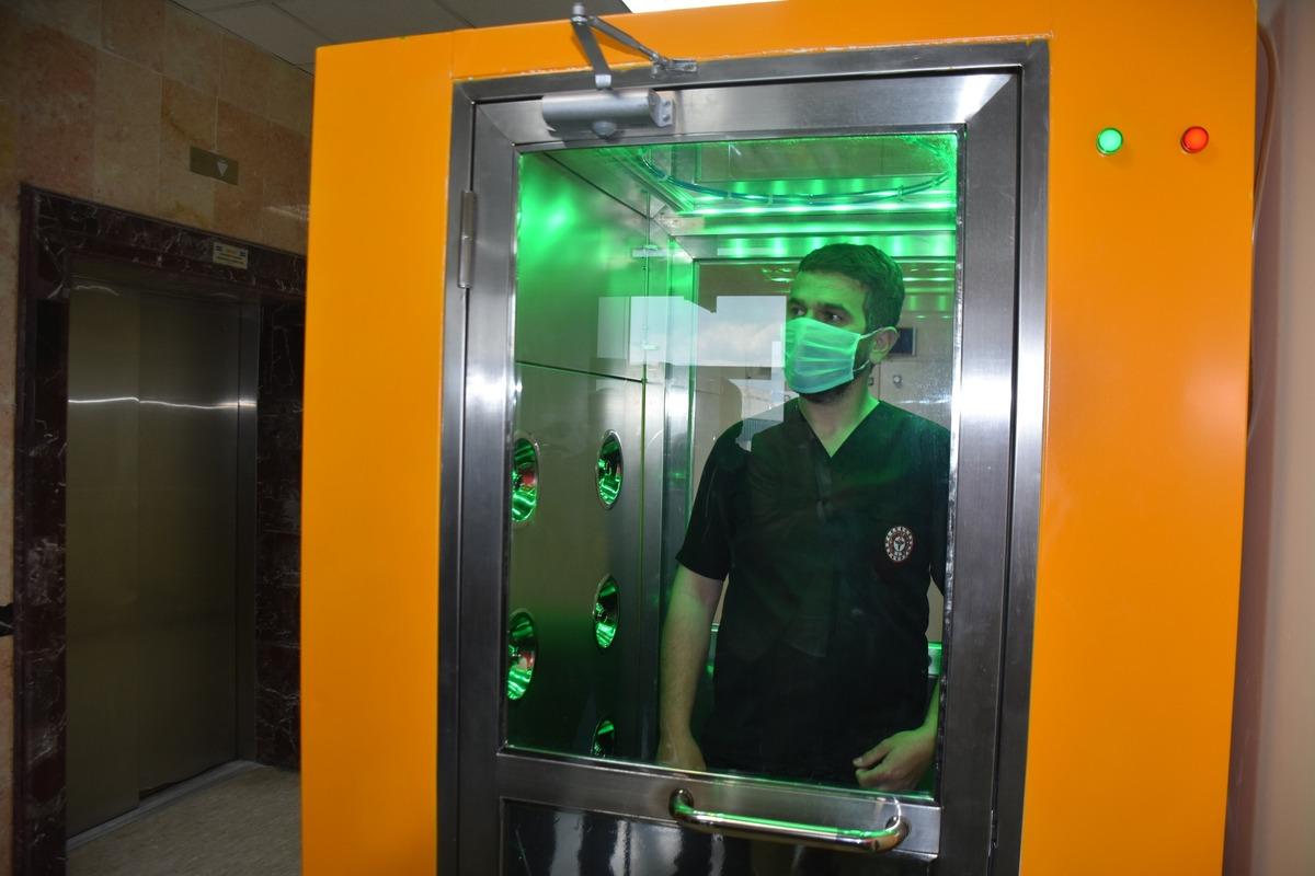 Malatya'da vir&uuml;s ve bakterileri temizleyen kabin &uuml;retildi  