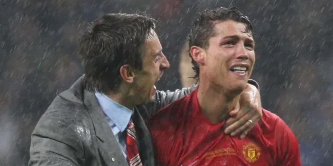 Gary Neville isyan etti! "Ka&ccedil; kişinin &ouml;lmesi gerekiyor?"