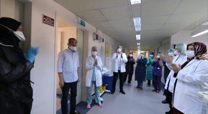 Kalbi durmuştu, korona virüsü yenerek taburcu oldu G3