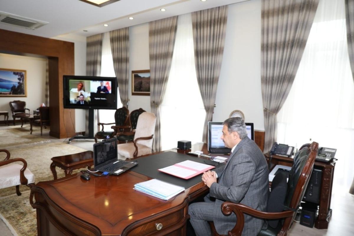 Ortaokulun yapım protokol&uuml; telekonferansla imzalandı