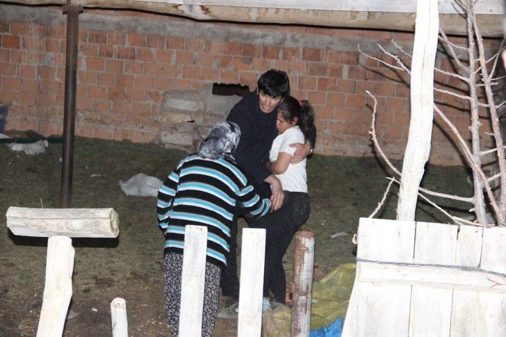 Kayıp başvurusunda bulundukları kız çocuğu ağılın avlusunda uyurken bulundu G2