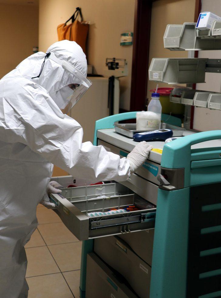 Koronavirüsü yenen hemşire, pandemi hastanesinde göreve başladı G4