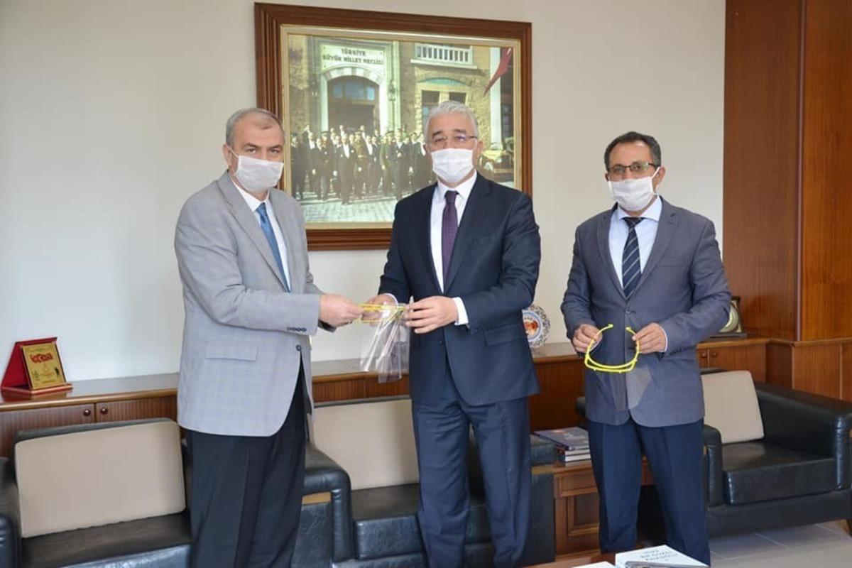 Aydın İl Milli Eğitim&rsquo;den polislere 400 siperlikli başlık