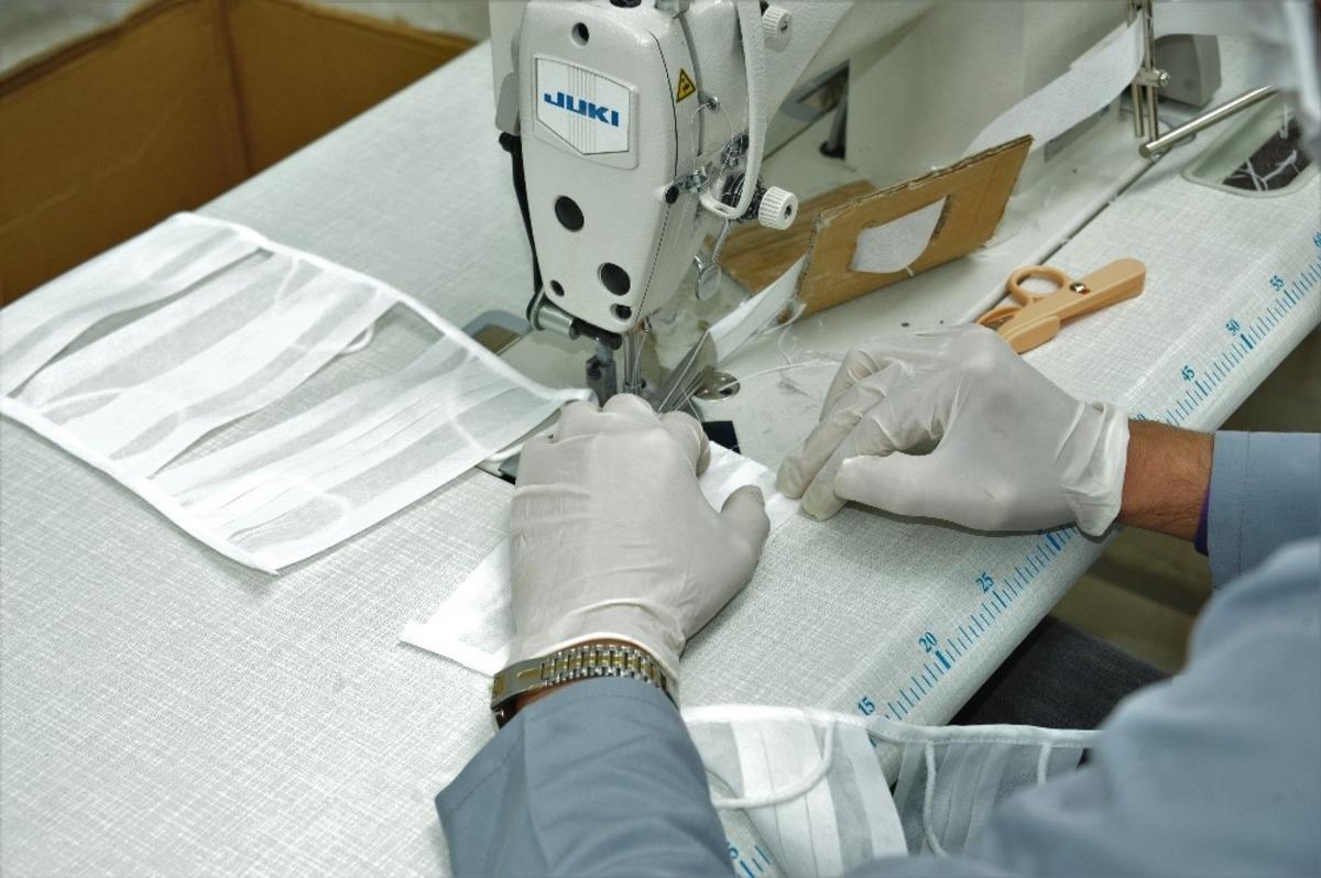 Karaman Belediyesi, n&uuml;fusunun iki katından fazla maske dağıttı