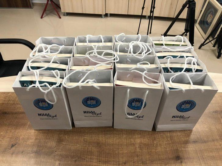 Akyurt Belediye Başkanı Ayık’ın sosyal medyadan sorularını bilene kitap hediye G3