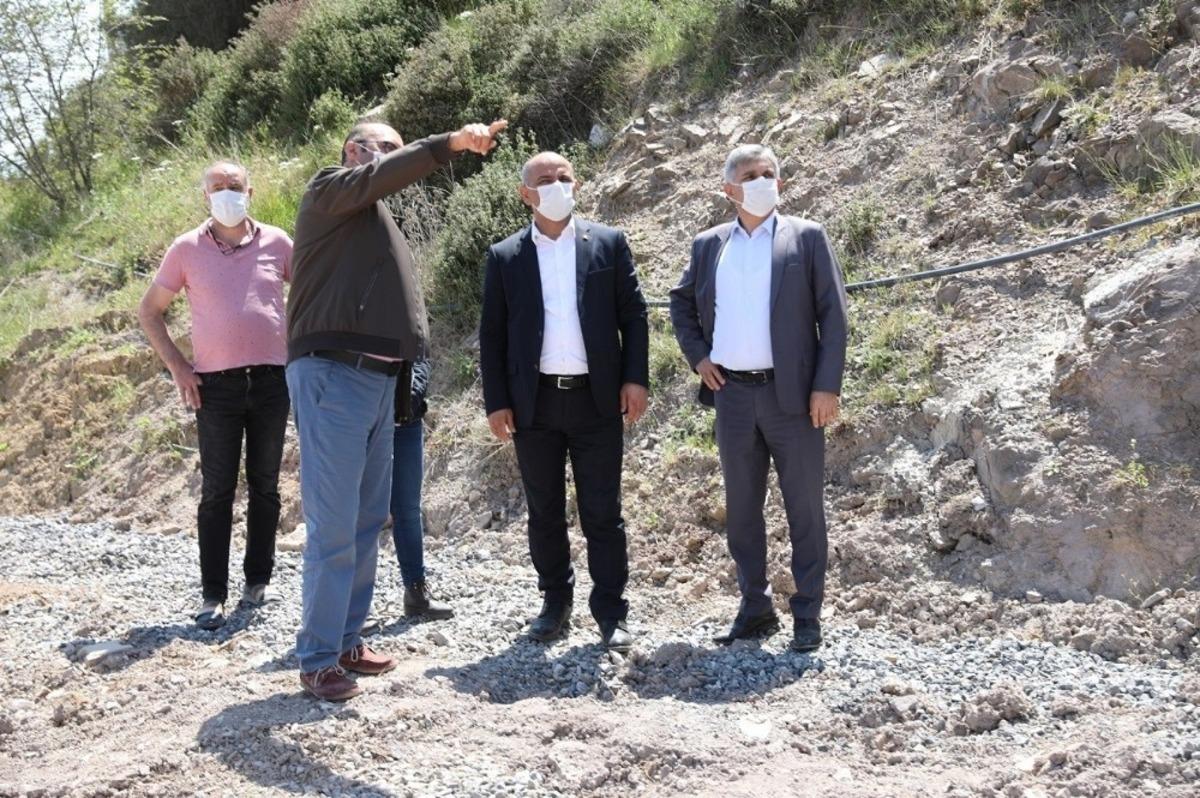 K&ouml;rfez&rsquo;de budanan ağa&ccedil;lardan arta kalanlar doğaya kazandırılıyor