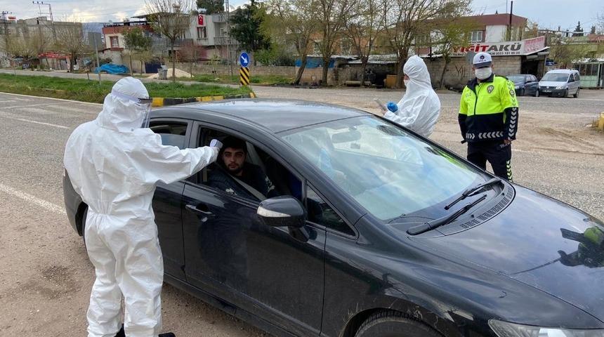 Yavuzeli il&ccedil;e girişinde ateş &ouml;l&ccedil;erli Korona vir&uuml;s tedbiri