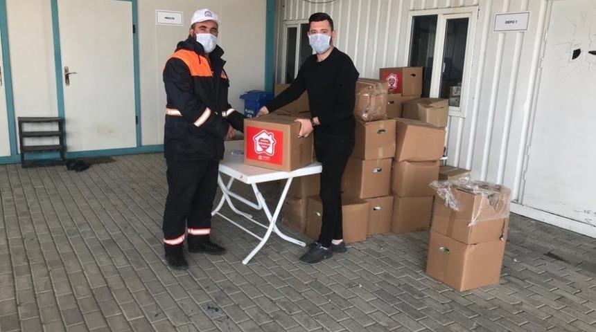 Gebze&rsquo;de Ramazan erzakları evlere ulaştırılıyor