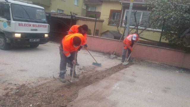 Bilecik’te asfalt yama ve parke taşı çalışmaları devam ediyor