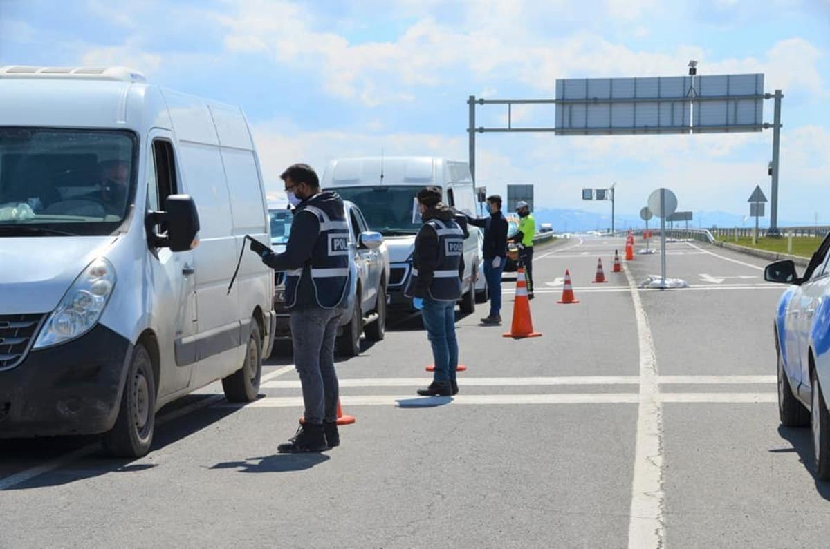 Kars&rsquo;ın giriş ve &ccedil;ıkışlarında korona vir&uuml;s denetimi