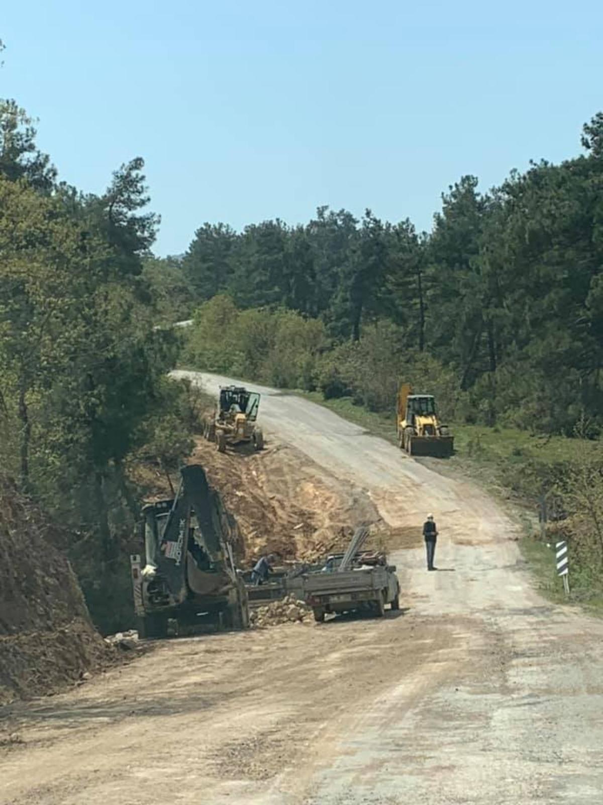 Lapseki&rsquo;de yol genişletme &ccedil;alışmaları