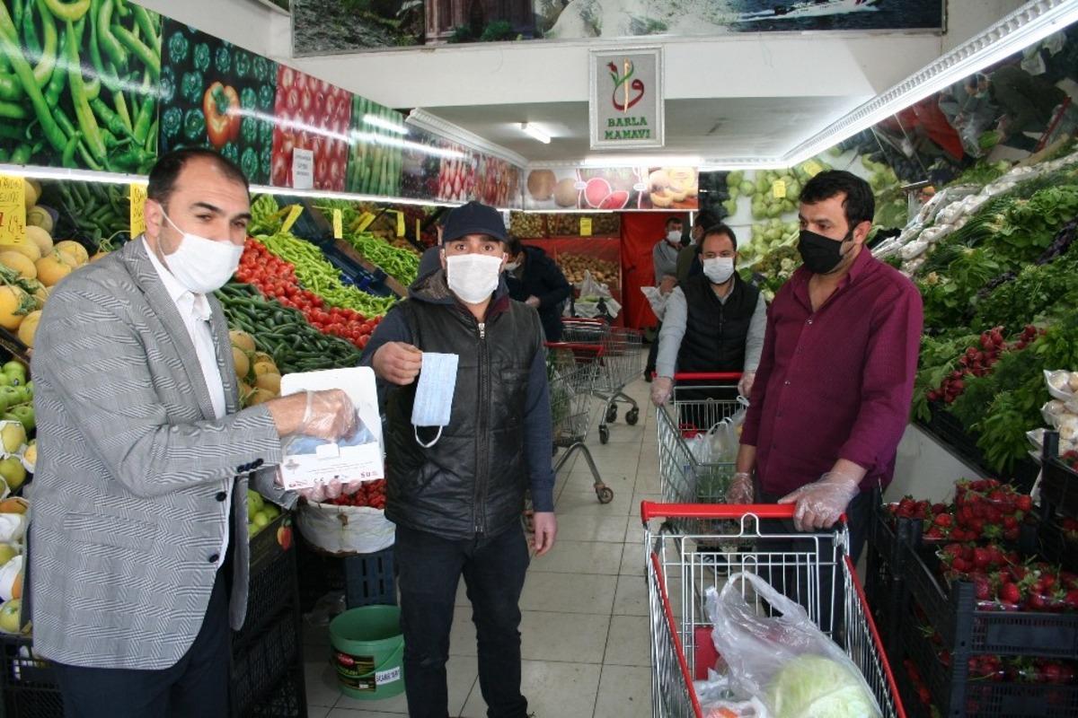 VANESOB Başkanı Berge&rsquo;den maske dağıtımı