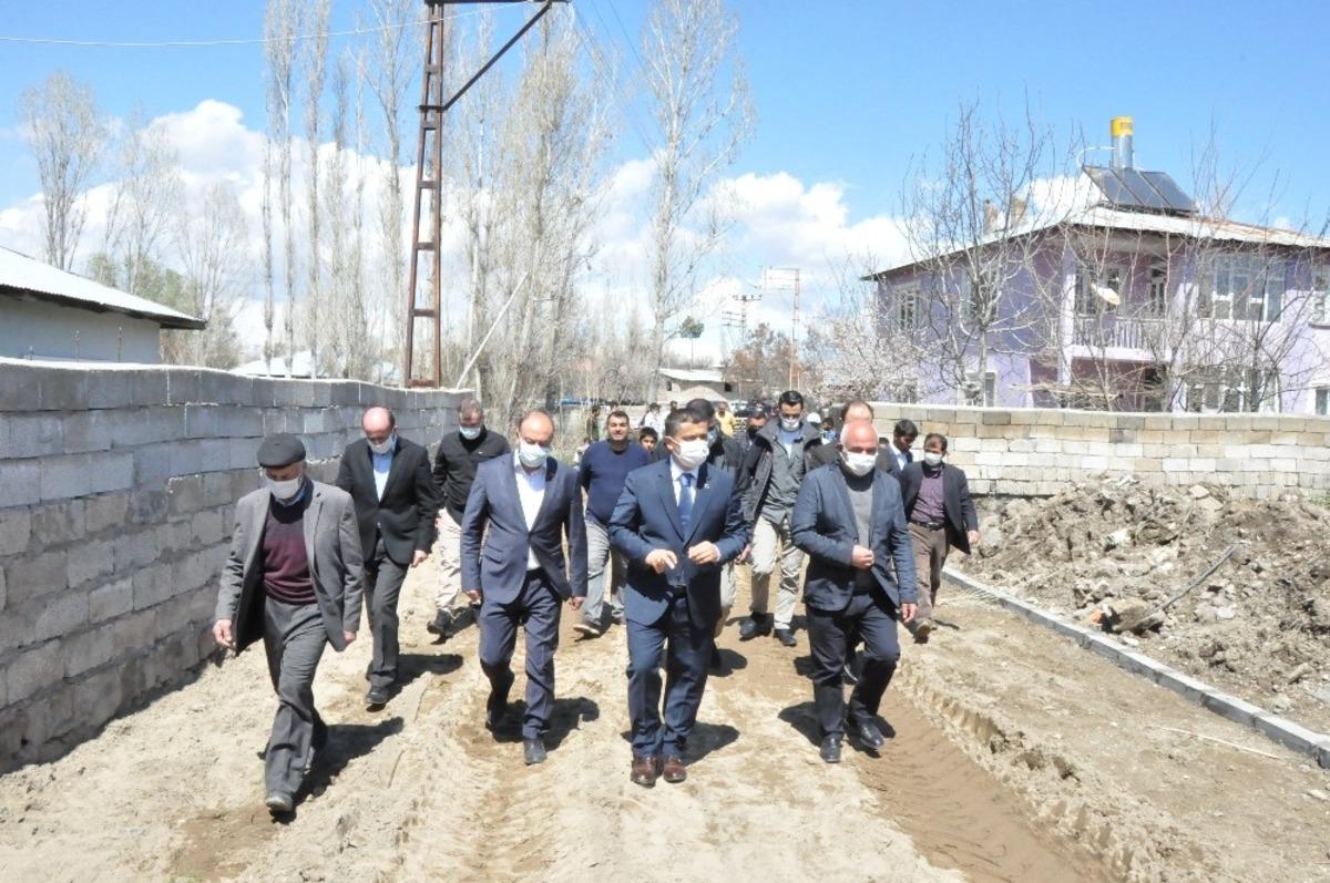 Erciş Belediyesinden yol yapım &ccedil;alışması