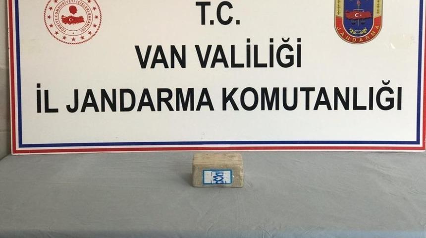 &Ccedil;aldıran&rsquo;da 1 kilogram eroin ele ge&ccedil;irildi