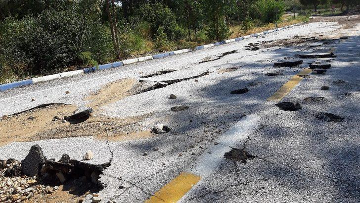 Bodrum'da su borusu patladı! Cadde savaş alanına döndü G3