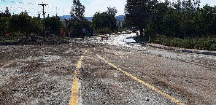 Bodrum'da su borusu patladı! Cadde savaş alanına döndü G4