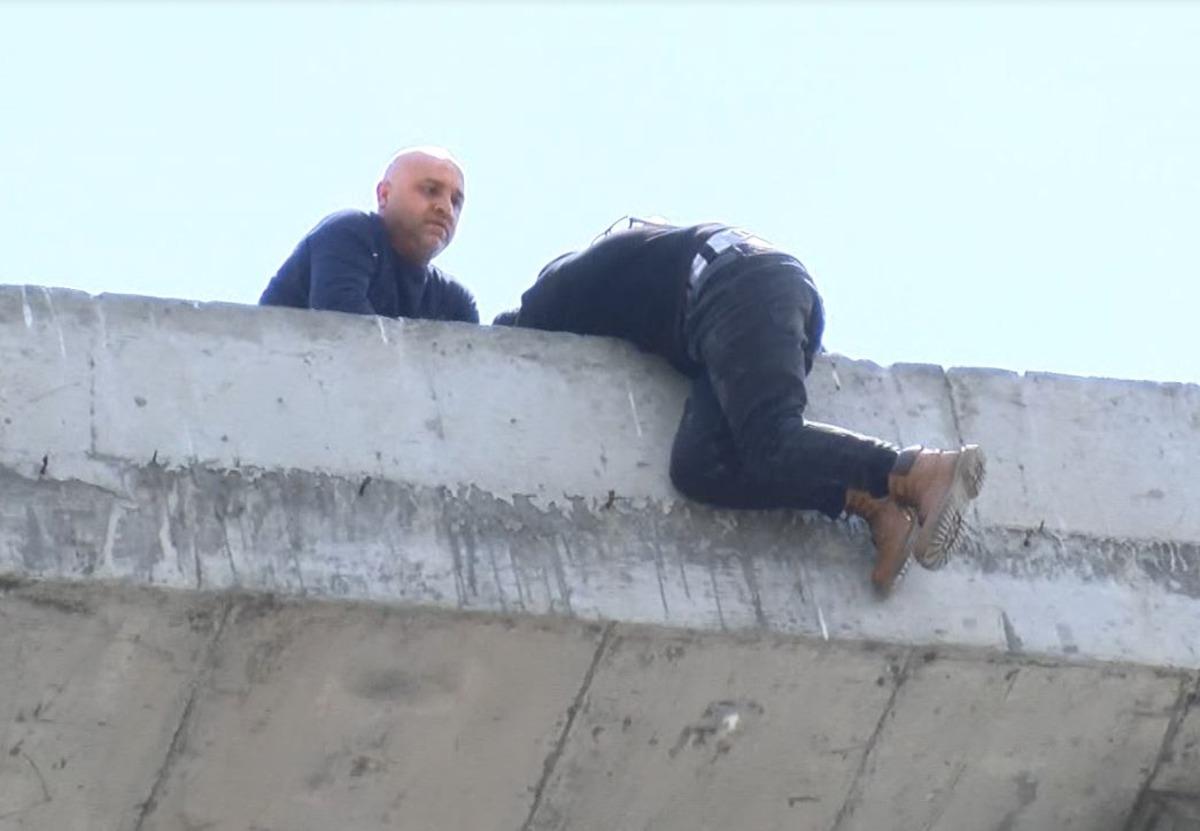 Kağıthane'de intihar girişimi