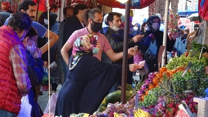 Sokağa çıkma kısıtlamasına saatler kala çarşı ve pazarlar doldu taştı G3