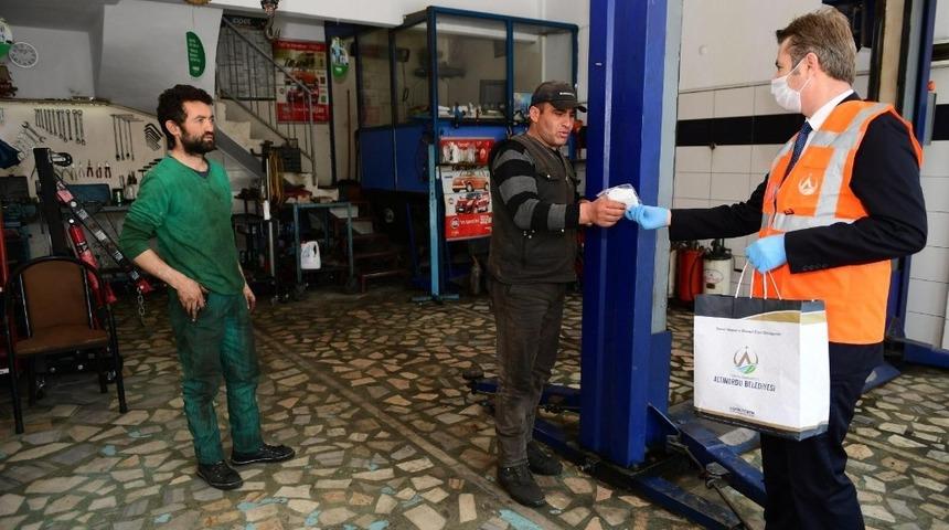 Altınordu Belediyesi 200 bin maske dağıttı