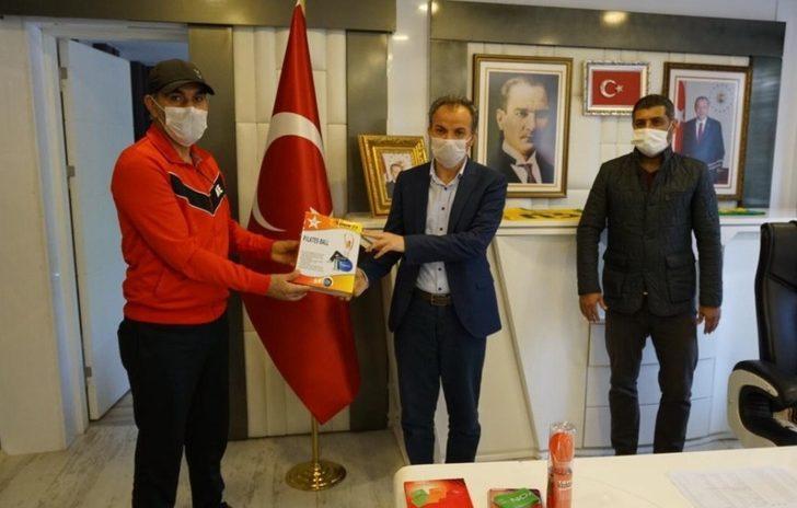 TÜFAD’dan protokol üyelerine spor malzemesi G2