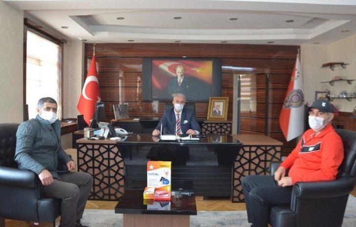 TÜFAD’dan protokol üyelerine spor malzemesi G3