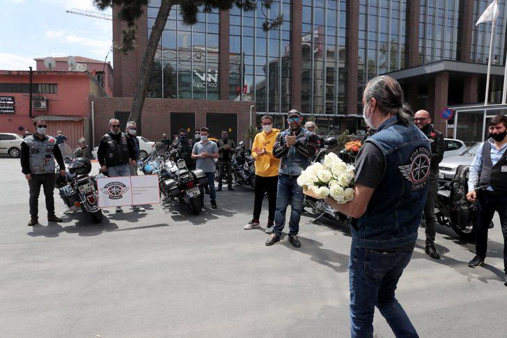 Koronavirüsü yenen doktor hastaneden motosiklet konvoyuyla böyle uğurlandı G4