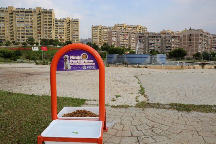 Toroslar Belediyesi, her gün sokak hayvanları için beslenme odaklarına mama bırakıyor G2
