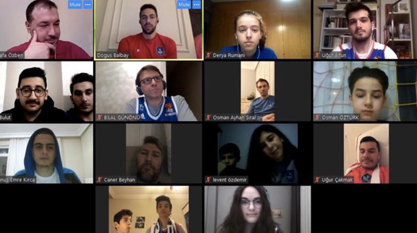 Anadolu Efes Kaptanı Doğuş Balbay, taraftarlarla buluştu