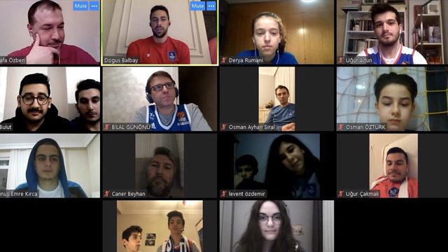 Anadolu Efes Kaptanı Doğuş Balbay, taraftarlarla buluştu