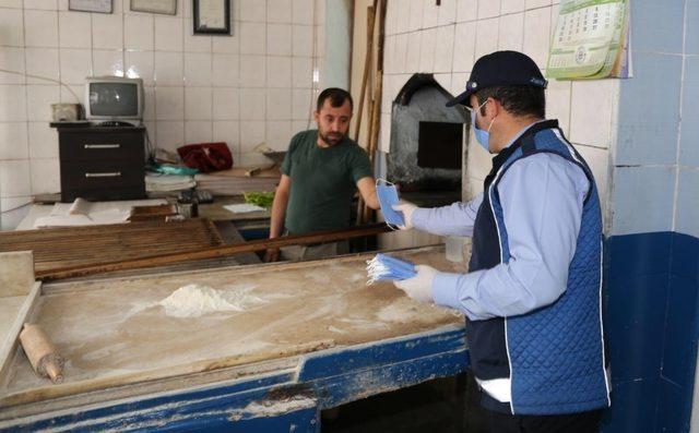 Adıyaman Belediyesi maske dağıtmaya devam ediyor