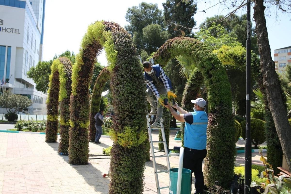 Haliliye&rsquo;de parklar salgın sonrasına s&uuml;sleniyor