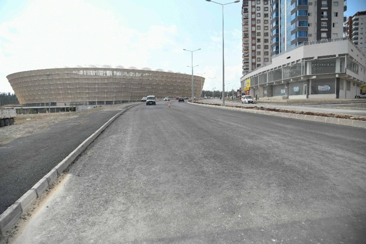 Yeni stat &ccedil;evresine asfalt d&ouml;k&uuml;m&uuml; ve bisiklet yolu