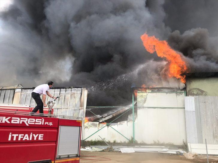 GÜNCELLEME - Bursa'da soğuk hava deposunda yangın çıktı G5