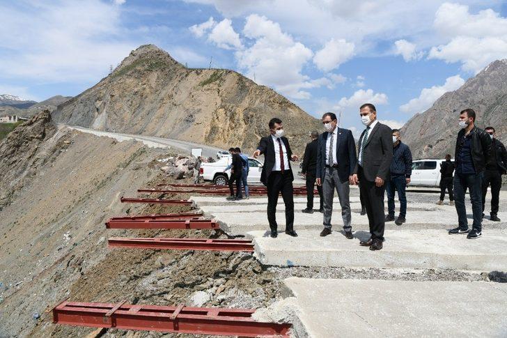 Vali Akbıyık, Zap Vadisi’nde incelemede bulundu G1