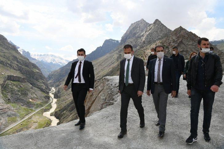 Vali Akbıyık, Zap Vadisi’nde incelemede bulundu G2