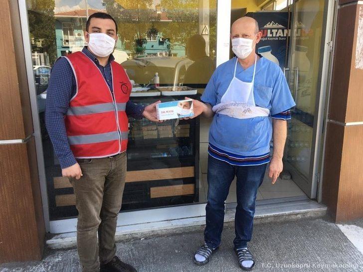 Uzunköprü halkına ve iş yerlerine maske dağıtımı başladı G2