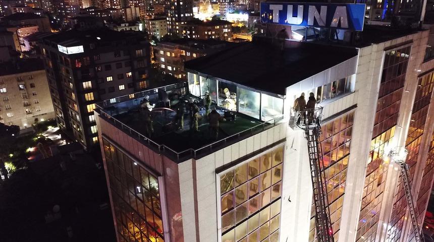 Maltepe'de 15 katlı plazada korkutan yangın