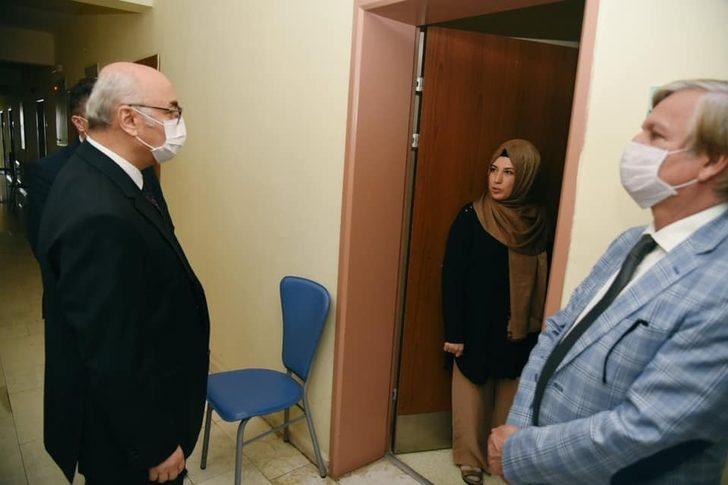 Vali Köşger, karantinadaki vatandaşları ziyaret etti G2