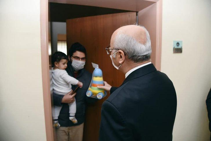 Vali Köşger, karantinadaki vatandaşları ziyaret etti G3