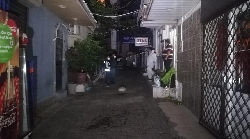 İzmir'de otel odasında sır &ouml;l&uuml;m... 2 yıldır orada yaşıyormuş