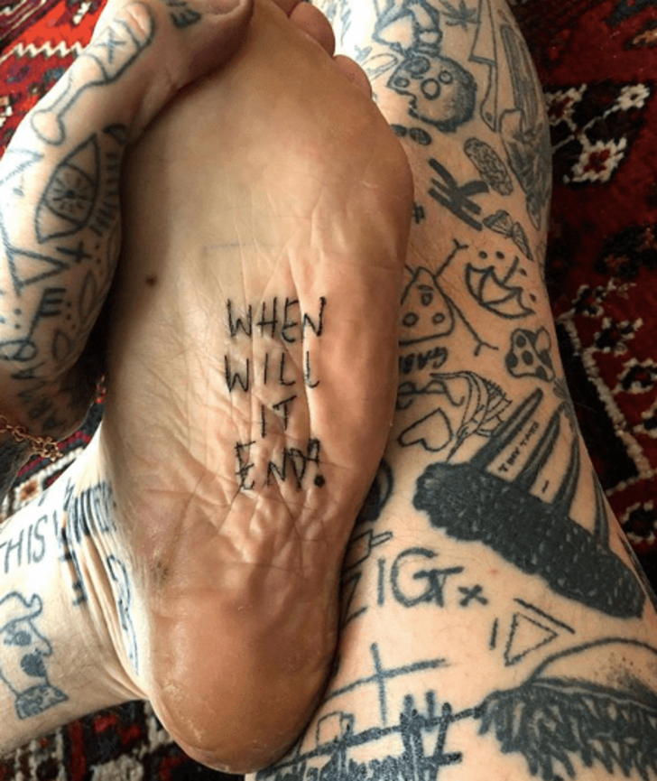 Karantinada kaldığı her gün için dövme yaptıran adamın vücudunda yer kalmadı G2