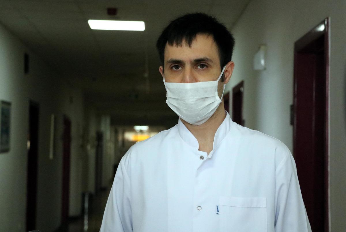 Koronavir&uuml;s&uuml; yenen doktor: Bilinmeyen yolculuk gibi