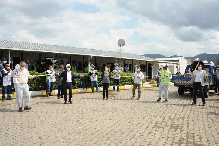 Sosyal mesafeli 1 Mayıs halayı G4