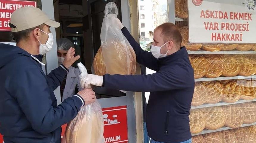 Hakkari’de ’Askıda Ekmek Var’ projesi