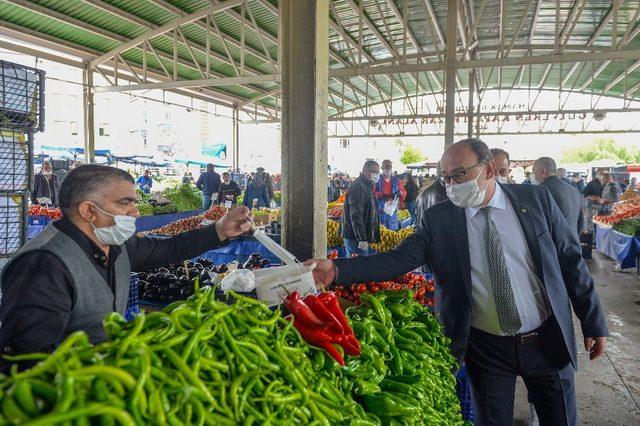 Başkent esnafına maske dağıtımı devam ediyor