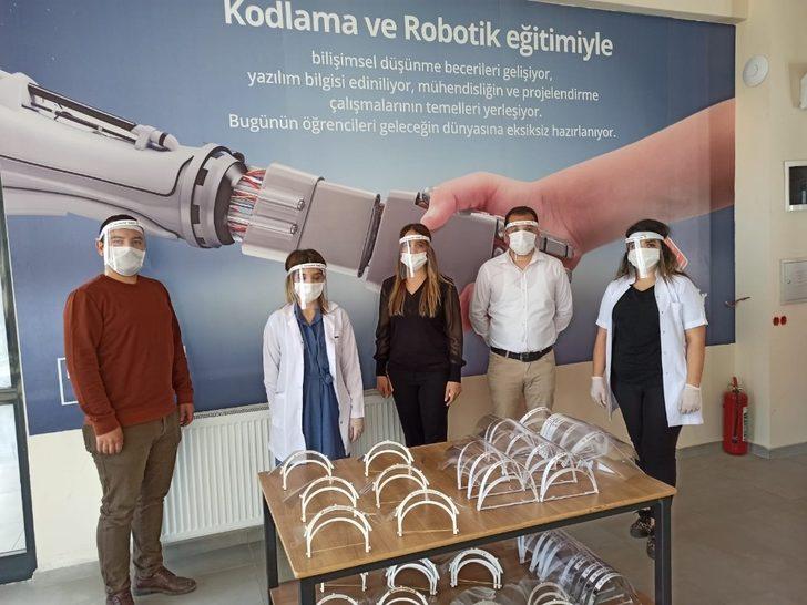 Bahçeşehir Kolejinden sağlıkçılara siperlik desteği G1