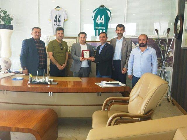 Yeşilyurt Belediyespor’a ’amatöre destek’ plaketi verildi