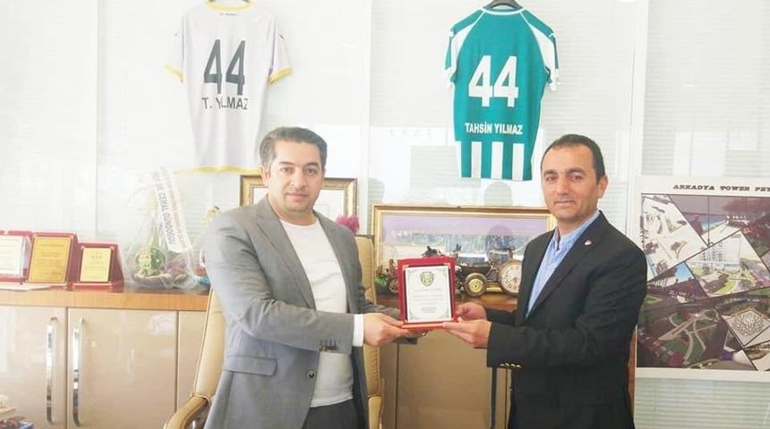 Yeşilyurt Belediyespor&rsquo;a &rsquo;amat&ouml;re destek&rsquo; plaketi verildi