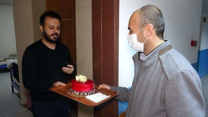 (Özel haber) Karantinada kalan 4 kişiye doğum günü sürprizi G2